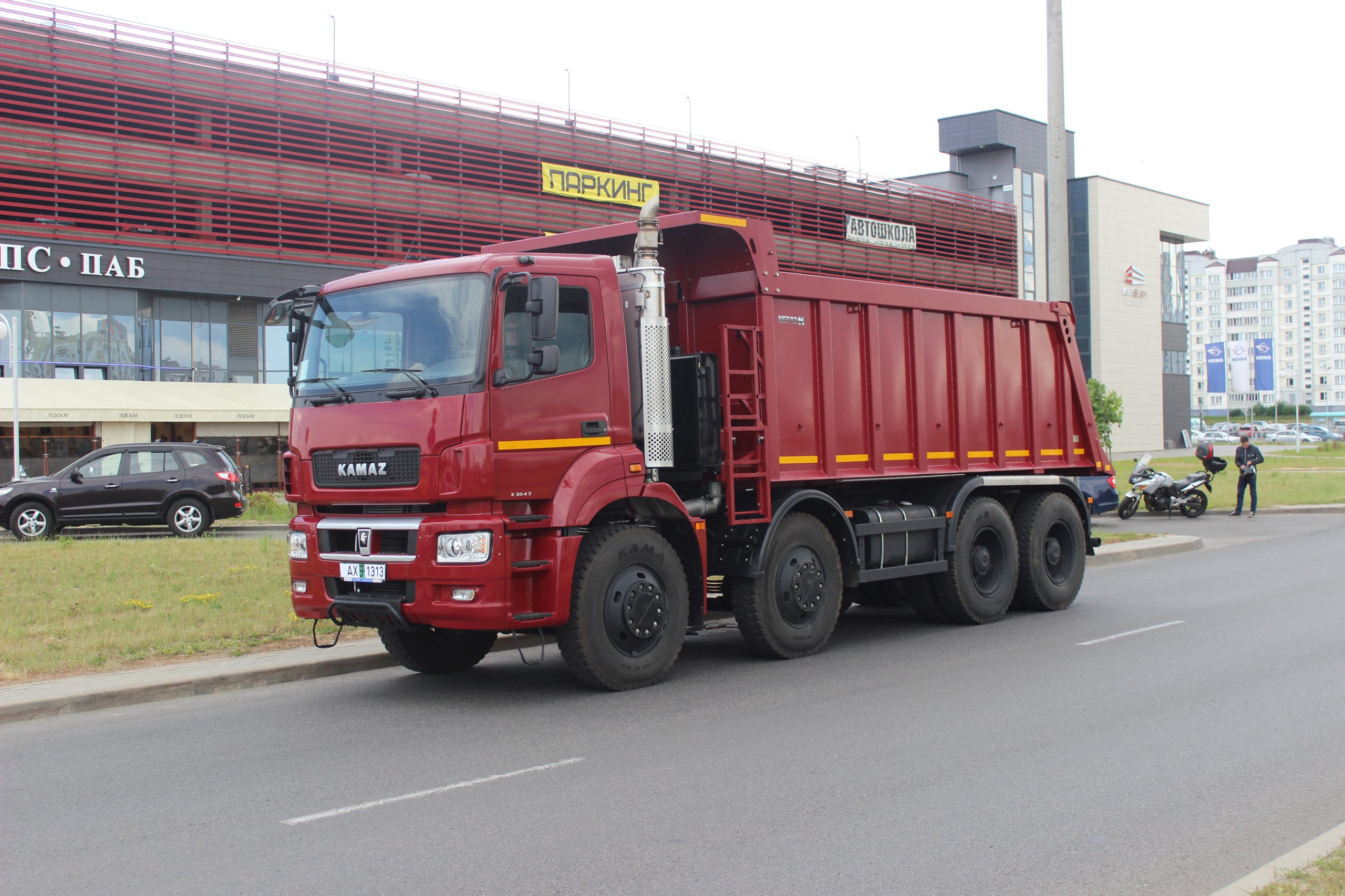 Новый самосвал 33-х тонник — KAMAZ-65801-53 LUX