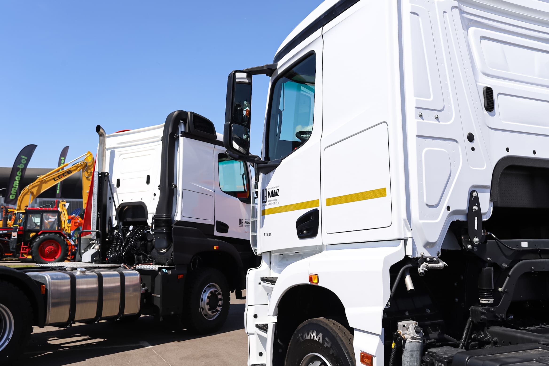 Тяжелый седельный тягач KAMAZ-65956-AA для автопоездов и крупногабаритных перевозок